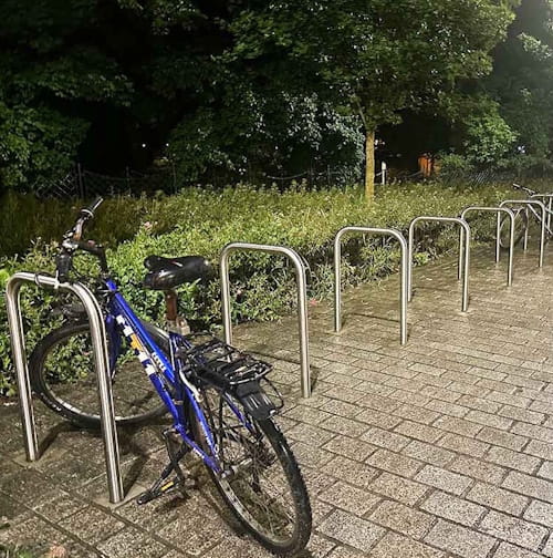 Épingle à vélo à sceller