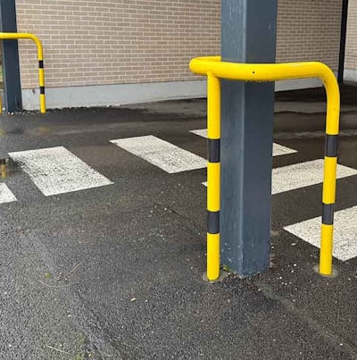 Étrier de protection d'angle à sceller