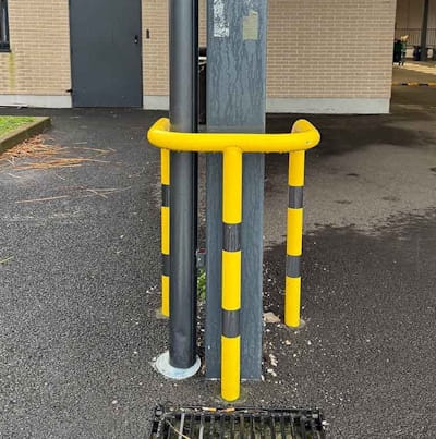 Étrier de protection d'angle noir et jaune
