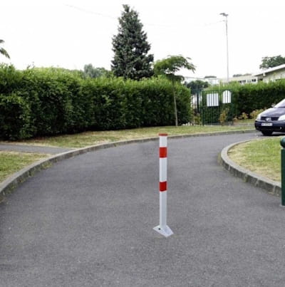 Poteau anti-circulation rabattable